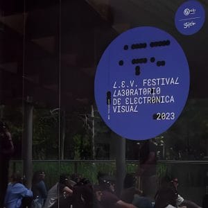 Cartel del L.E.V. Festival, Laboratorio de Electrónica Visual, en el Jardín Botánico de Gijón