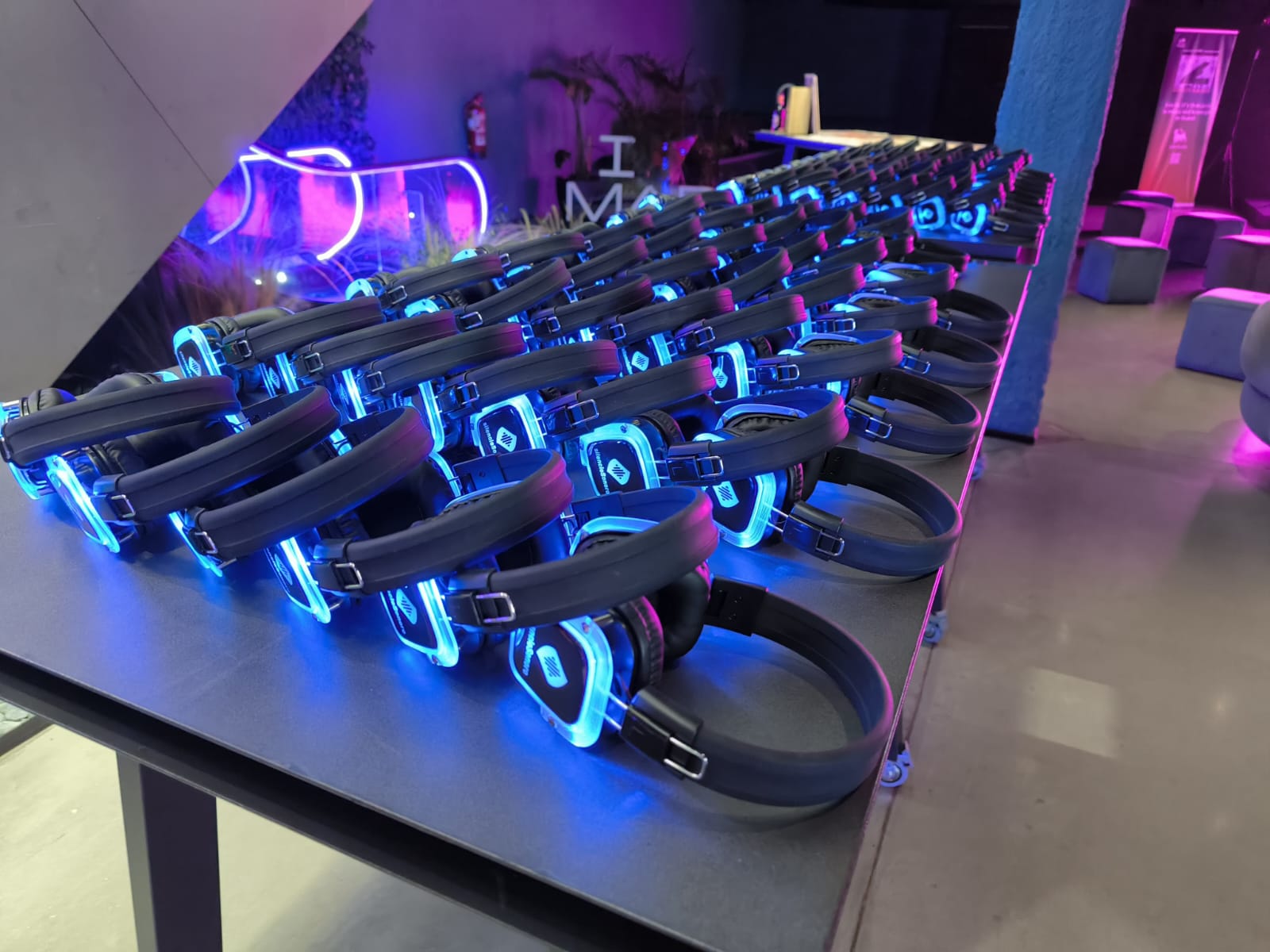 Auriculares inalambricos silencioSonoro preparados para el publico